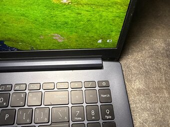 ASUS Vivobook 15 - 3