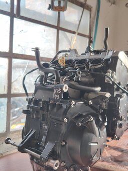 motor zx6r 2008 - 3