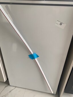 Zabudovaná mraznička Electrolux LUB3AE88S - 3
