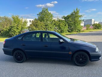 Toyota Avensis 1.6 benzín - 3