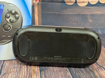 Playstation Vita OLED, 8GB, hry Crash, GTA, God of War - 3