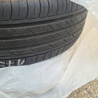 Pneumatiky 215/60 R17 - 3