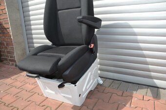 Mercedes-Benz Sprinter 907 sedačka spolujezdce - 3
