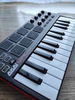 Predám Akai MPK mini - 3