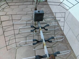 Anténa SUPRA COLOR PLUS K21-60 . - 3