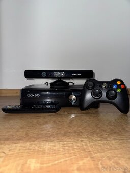 Predám Xbox 360 Slim 250 GB + Kinect + ovládač - 3