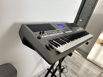 Yamaha S670 - 3