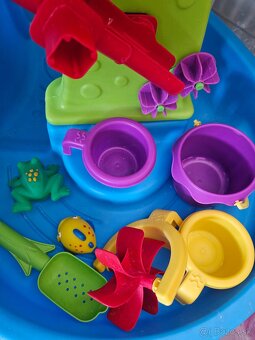 Vodný stolík Step2 Rain Showers - 3