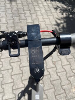 Pokazena elektrokolobezda AOVO - 3