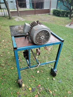 Predám kužeľová štiepačka na drevo 5,5 KW - 3