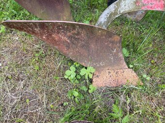 Predám trojpluh za traktor - 3