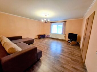 PRENÁJOM STARŠIEHO 2 IZB. RD V RAJKE S VEĽKÝM SLNEČNÝM POZE - 3