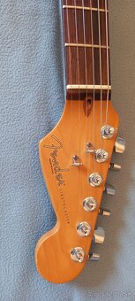 Fender Stratocaster - 3