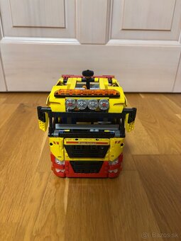 Lego plošinovy transportér - 3