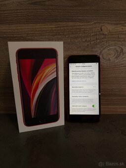 iPhone SE Red 2020 - 3