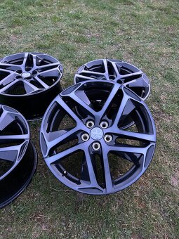 Alu disky originál Peugeot 5x108 R18 čierne - 3