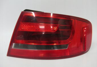 Audi A4 B8 Sedan 2008- pravé a ľavé zadné svetlo Cena za ks - 3