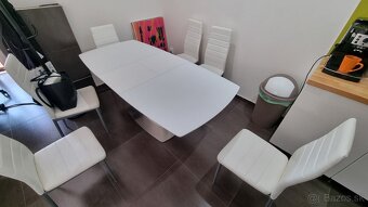 Predám rozťahovací stôl a 6 stoličiek - 3