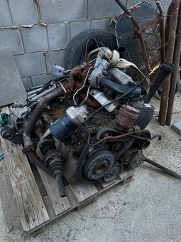 VW Transporter motor 2.5 TDi plus prevodovka - 3
