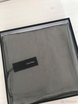 Calvin Klein šatka - nová - 3