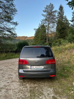 Volkswagen Touran 2.0 TDI BlueMotion Technology Comfortline - 3