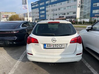 Opel Astra Sport Tourer - 3