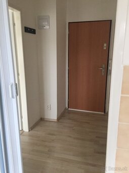 Prenajmem 1-izb byt,  ul 1. Mája Nové Mesto nad Váhom - 3