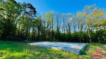 Na predaj výnimočný pozemok 6882 m² priamo v lese so začatou - 3