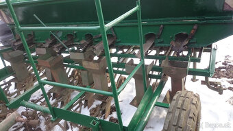 Sadzač cibule a cesnaku - 3