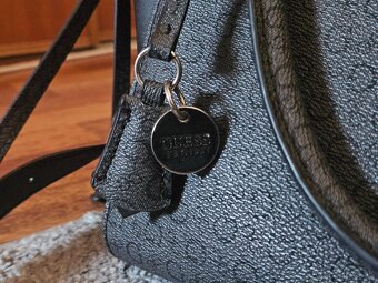 Guess kabelka čiernosivá - 3