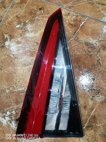Zadné svetlo kapota skoda kodiaq - 3