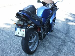 Triumph Sprint ST 1050 - 3