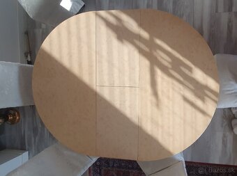 Predám okruhly stôl vyrobený v Taliansku so 4 stoličkami - 3