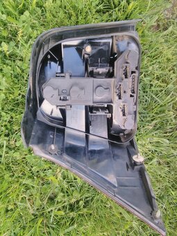Zadné svetlá na golf4 hatchback - 3