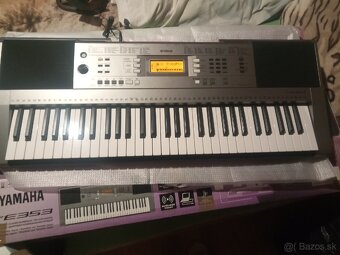 Yamaha psrE353 - 3