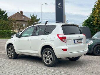 Toyota RAV4 2.2l D-CAT 150 Premium Navi 4x4 A/T6 - 3