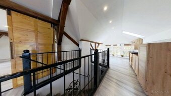 Predaj – priestranný  podkrovný byt, 145 m² v Trebišove - 3