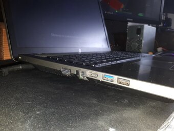 HP ProBook 4730s – i5 / 8 GB RAM / SSD 256 GB / AMD grafika - 3