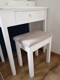 Kozmetický stolik+ taburetka - 3