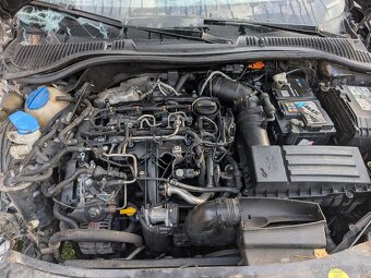 Rozpredám havarovanú octaviu 2 facelift cr - 3