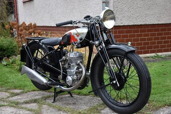 Pěkná předválečná spodová třistapadesátka - 3