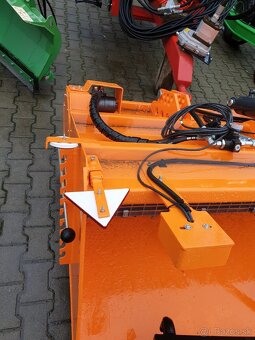 Samo naberací sypač za malo traktor. - 3