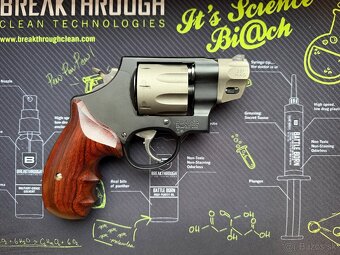 Predám Smith Wesson 327 Performance Center - 3