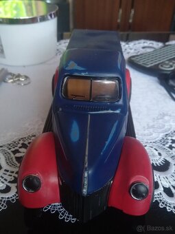 Predam Ford 1:18 Golden - 3