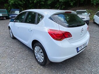 Opel Astra J 1.4i 74kW klima tempomat ČR 104tkm 2012 - 3
