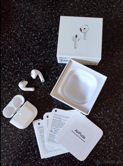 AirPods 4 - 3