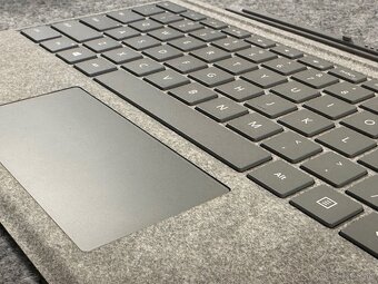Klavesnica na Microsoft Surface GO tablet - 3