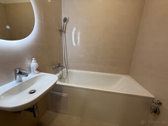 3 izbový byt Hliny VII s balkónom sa výťahom - 3