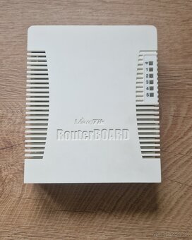 MikroTik RouterBoard RB951G-2HnD - 3