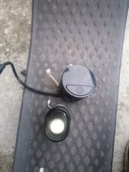 ninebot segway ES1 a Xiaomi m365 telo a baterku - 3